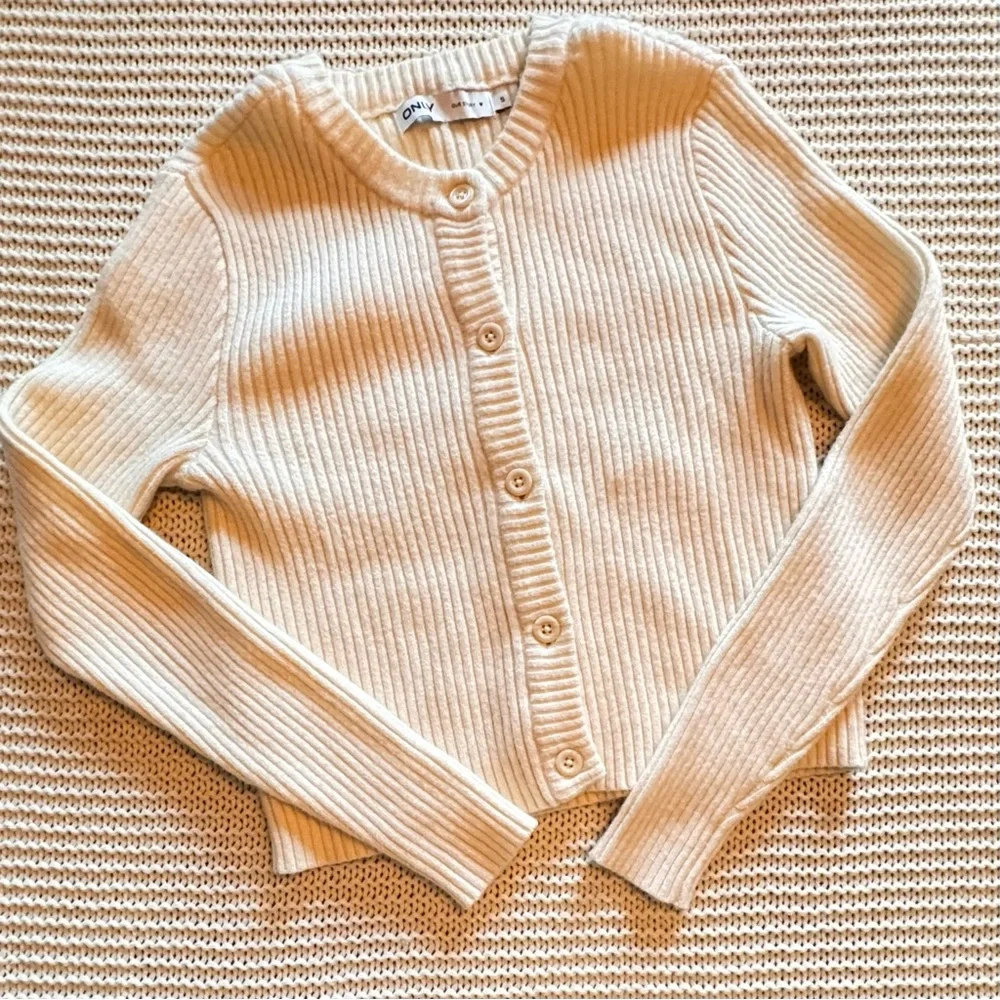 💖 Only - Cream Ribbed Cropped Cardigan - Picture 3 of 9